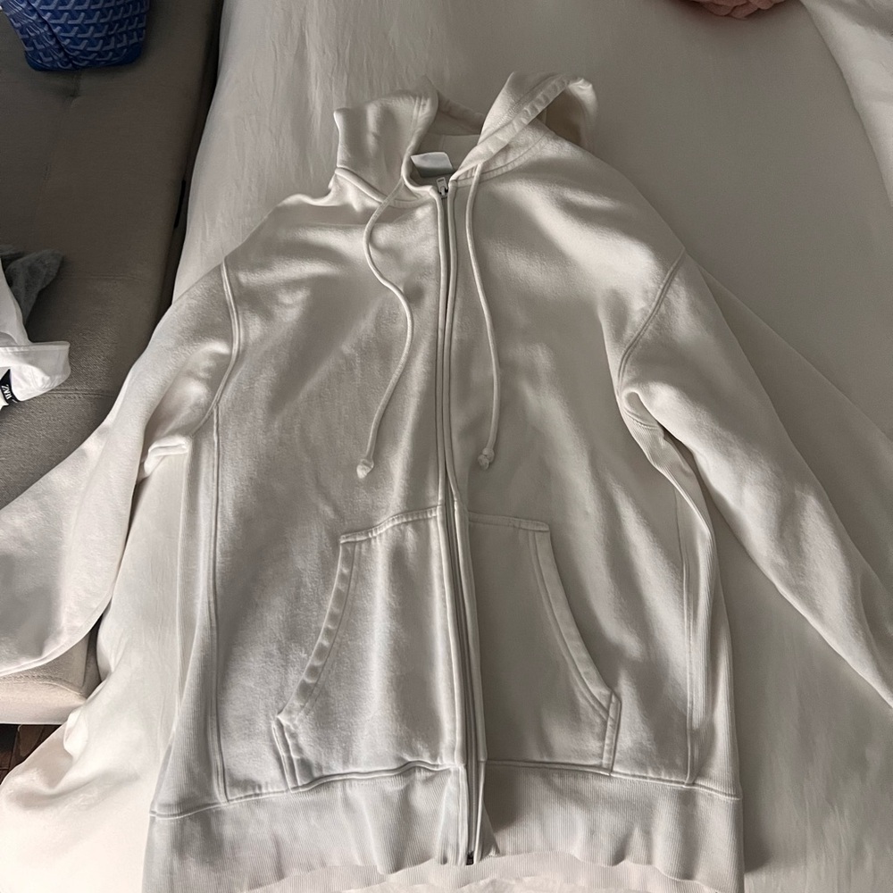 White aritzia oversized zip up